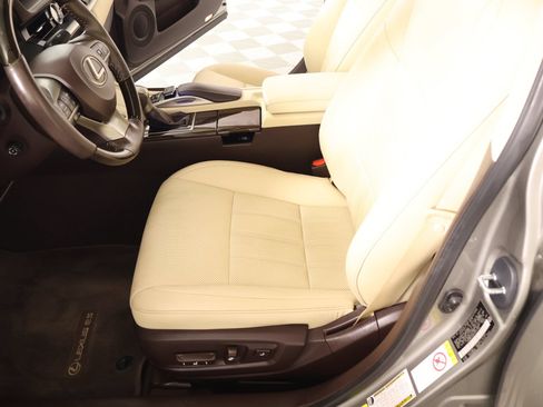 Used 2017 Lexus ES 350 w/ Luxury Package FWD image 12
