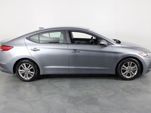 Used 2017 Hyundai Elantra SE image 14