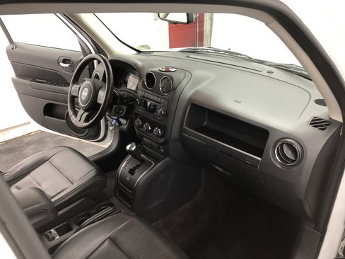 Used 2016 Jeep Patriot High Altitude image 13