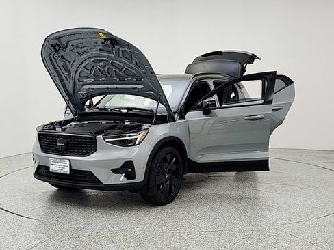 New 2026 Volvo XC40 B5 Ultra w/ Climate Package AWD/4WD image 9