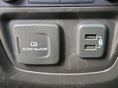 Used 2019 Buick Enclave Essence AWD/4WD image 16