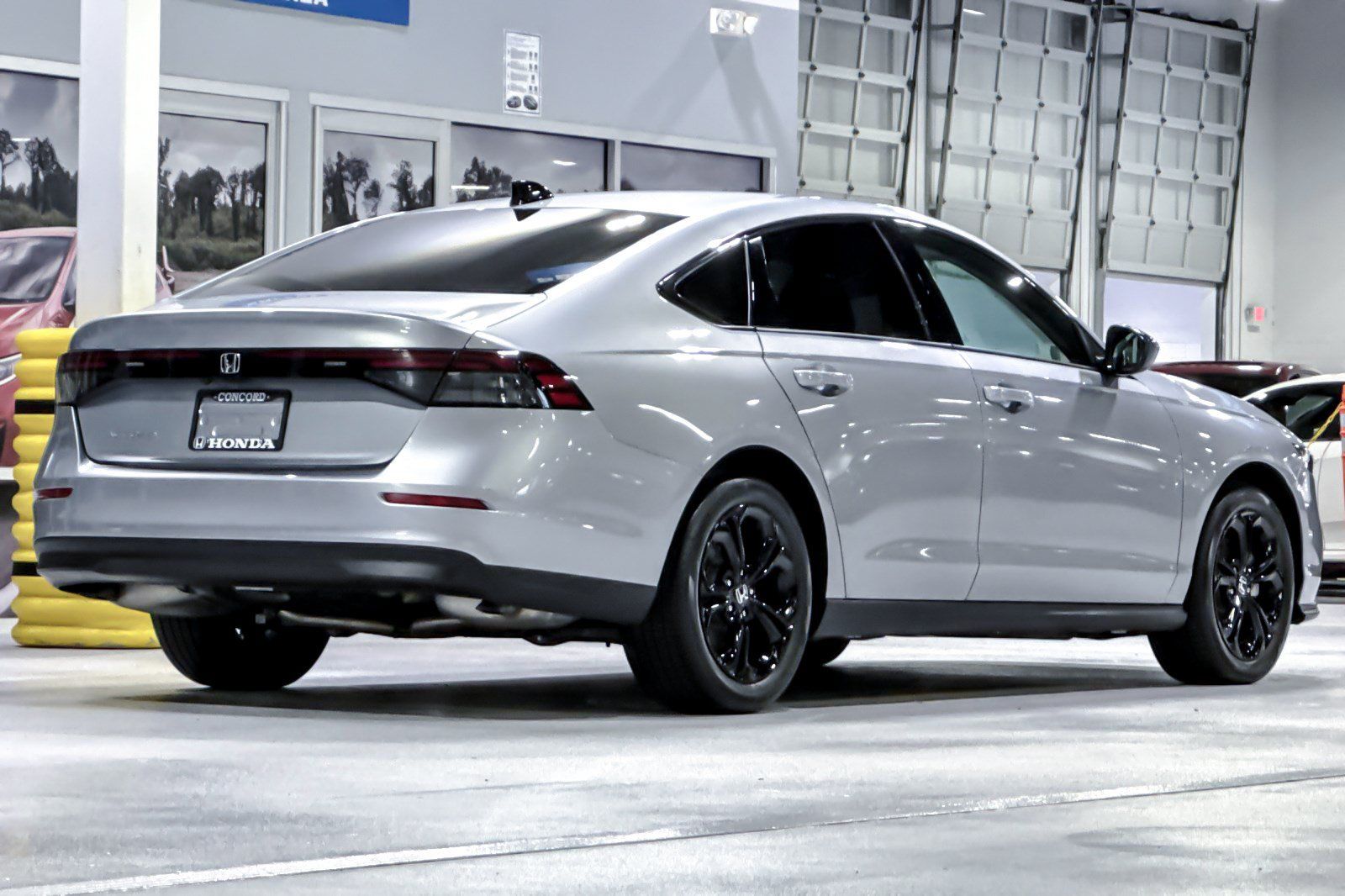 Used 2025 Honda Accord SE image 9