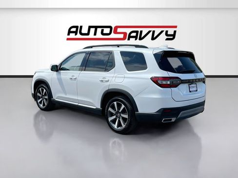 Used 2024 Honda Pilot Touring image 5