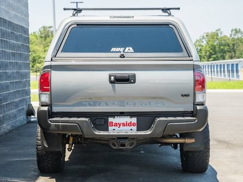 Used 2021 Toyota Tacoma TRD Off-Road AWD/4WD image 7