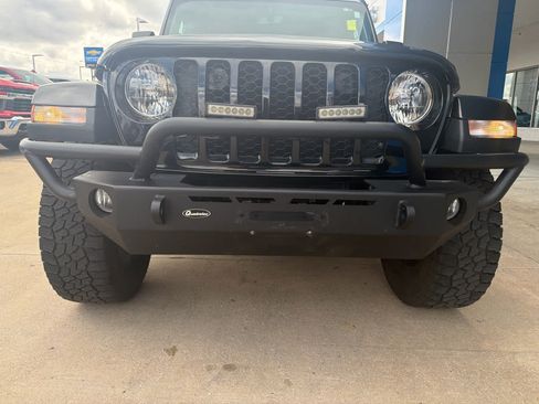 Used 2022 Jeep Gladiator Sport AWD/4WD image 10