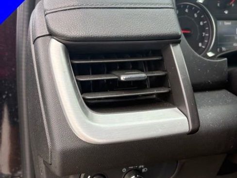 Used 2024 GMC Terrain SLE w/ Driver Convenience Package AWD/4WD image 11