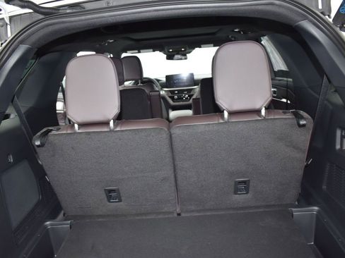 Used 2025 Ford Explorer Platinum w/ Ultimate Package image 17