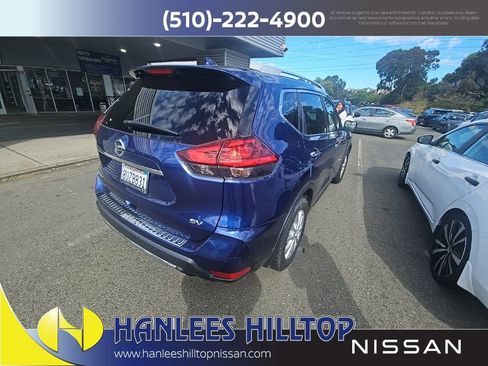 Used 2017 Nissan Rogue SV w/ SV Premium Package FWD image 3