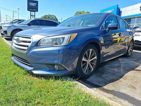 Used 2017 Subaru Legacy 2.5i Limited AWD/4WD image 3