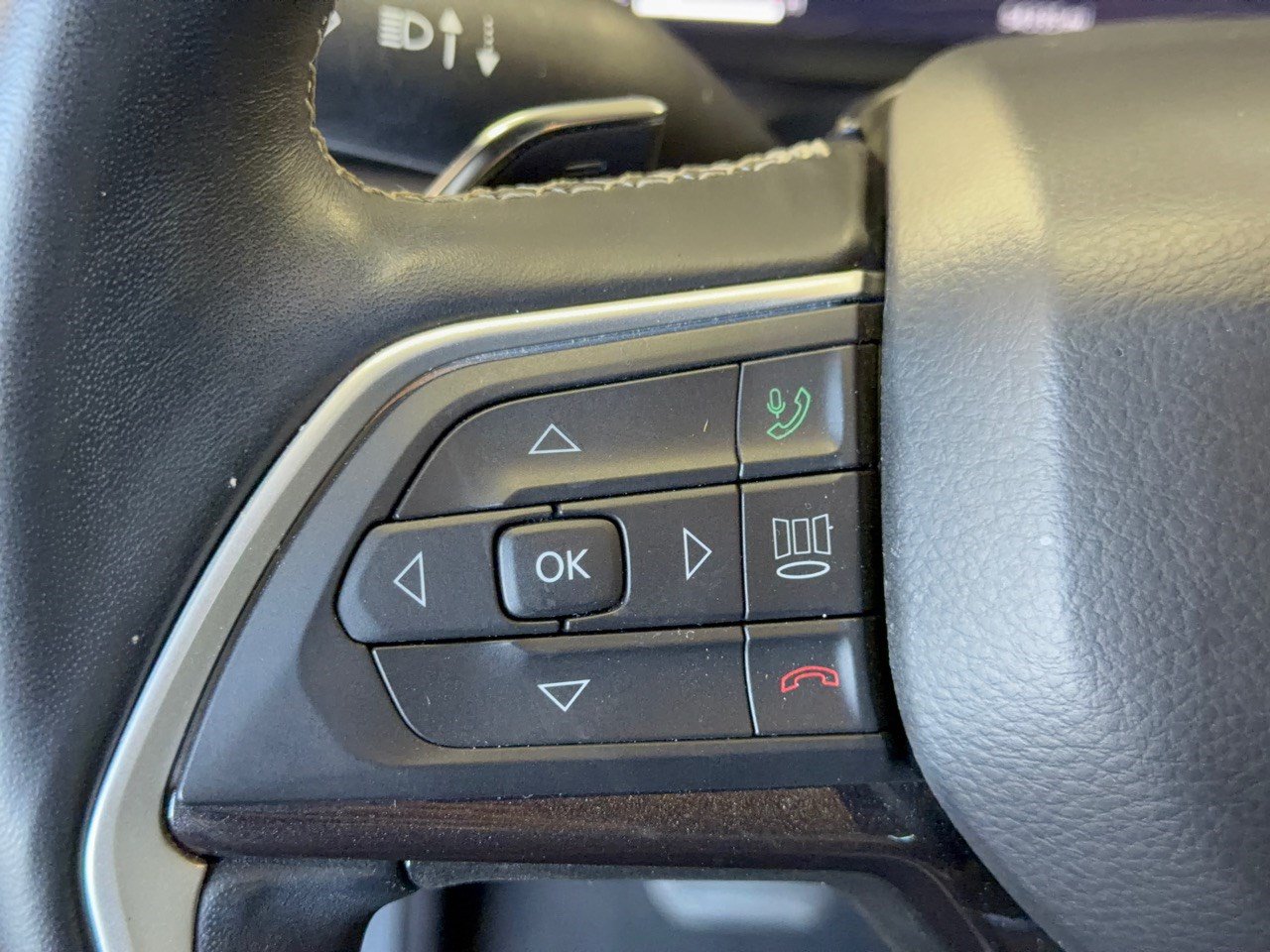Used 2021 Jeep Grand Cherokee L Laredo RWD image 18