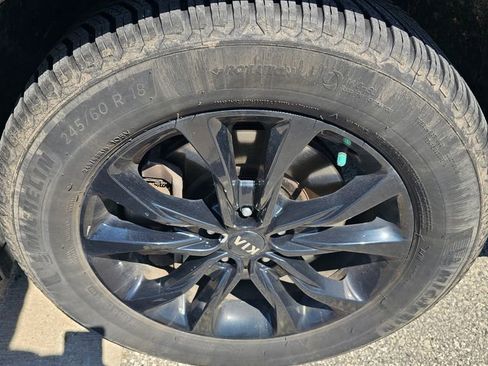 Used 2020 Kia Telluride LX image 5