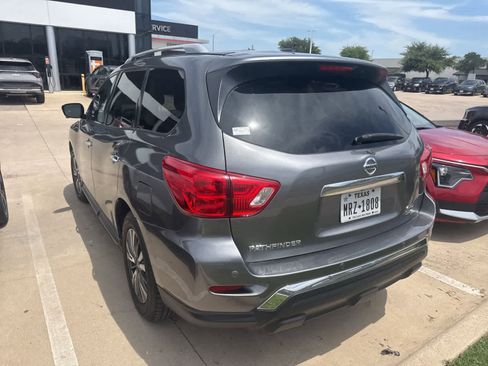 Used 2017 Nissan Pathfinder SL AWD/4WD image 7