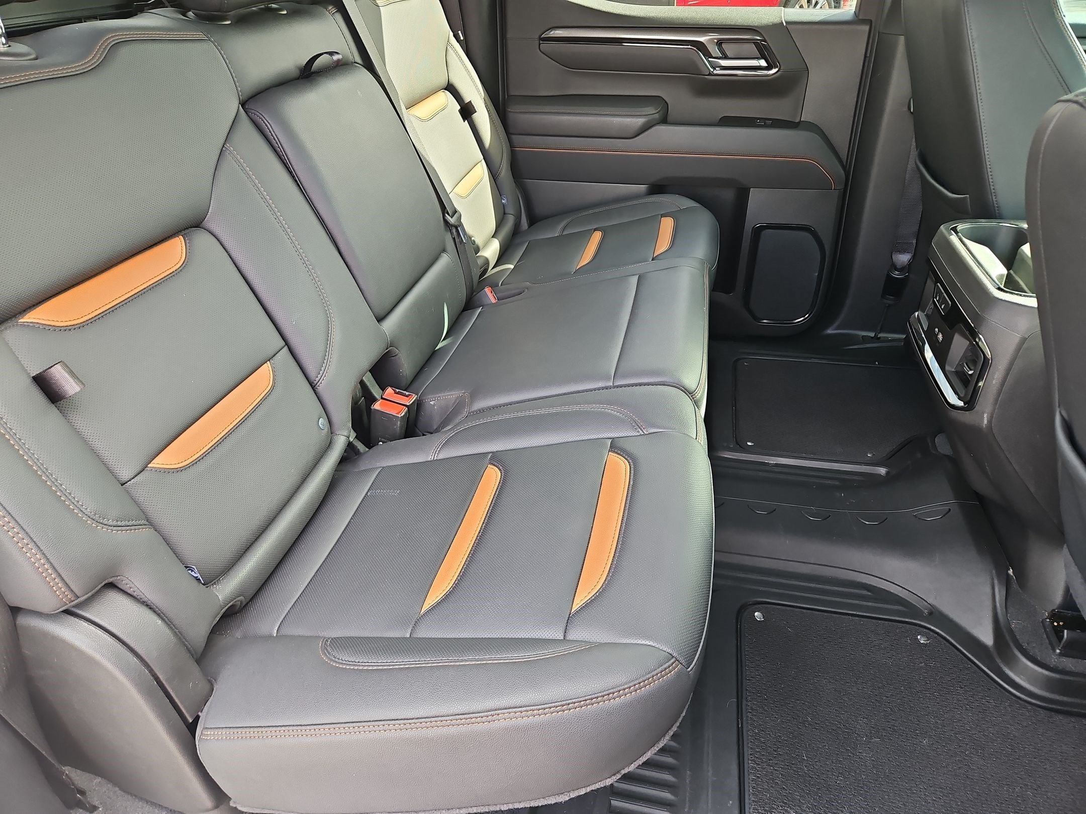 Certified 2025 GMC Sierra 1500 AT4 w/ AT4 Premium Package AWD/4WD image 27