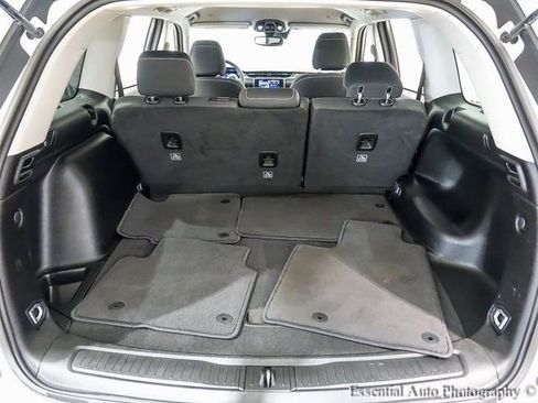 Used 2023 Jeep Grand Cherokee Laredo image 19