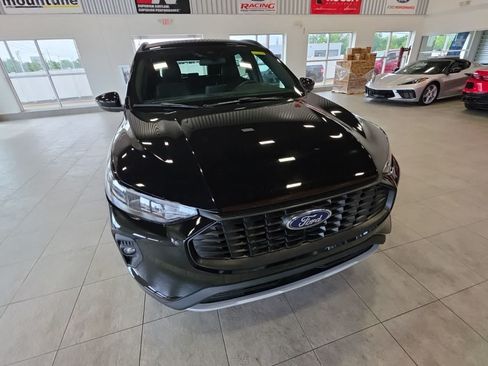 Used 2025 Ford Escape ST-Line Select AWD/4WD image 4