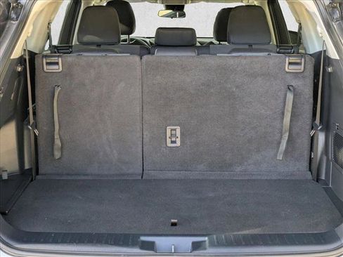 Used 2024 Toyota Highlander LE image 7