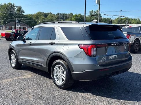 Used 2026 Ford Explorer Active AWD/4WD image 5