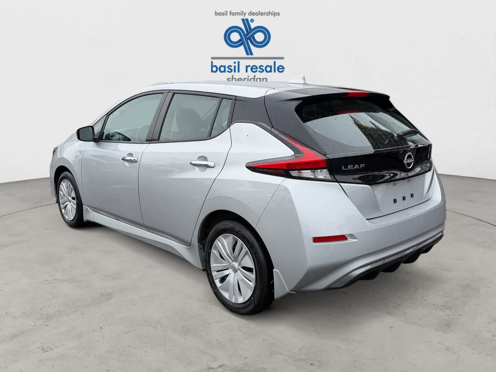 Used 2025 Nissan Leaf S FWD image 4