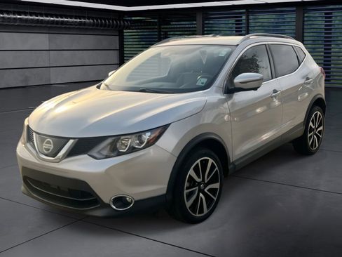 Used 2019 Nissan Rogue Sport SL image 1