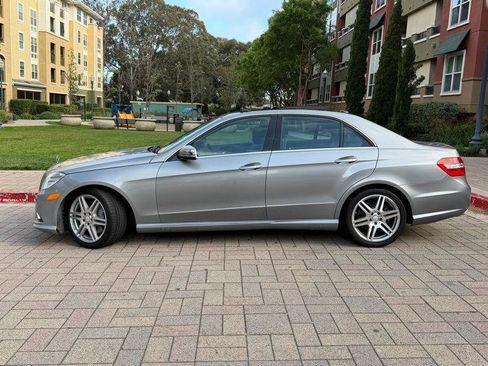 Used 2010 Mercedes-Benz E 550 Sedan image 4