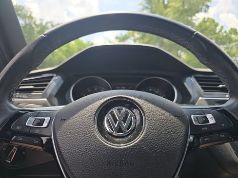 Used 2021 Volkswagen Tiguan SE R-Line AWD/4WD image 27