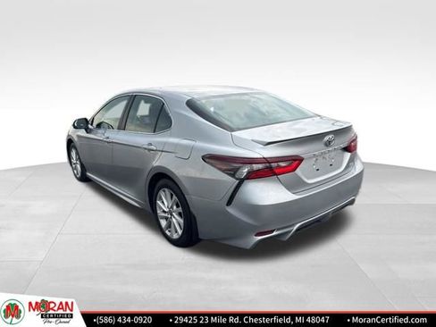 Used 2024 Toyota Camry SE image 3