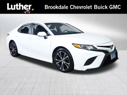 Used 2019 Toyota Camry SE image 1