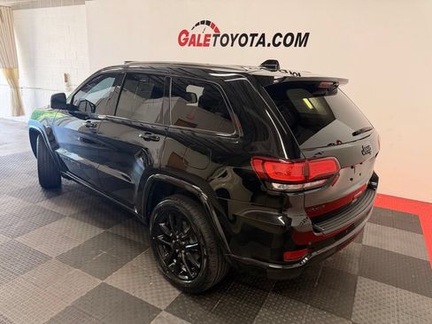 Used 2019 Jeep Grand Cherokee Altitude AWD/4WD image 10