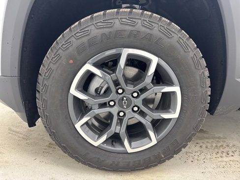 New 2026 Chevrolet Equinox ACTIV w/ Safety and Technology Package image 39