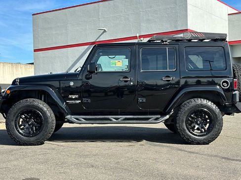 Used 2018 Jeep Wrangler Unlimited Sahara image 9