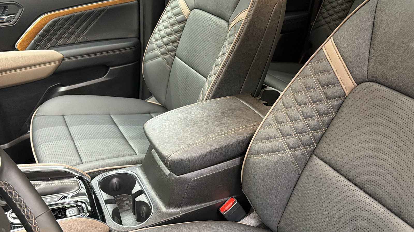 Used 2026 GMC Canyon Denali AWD/4WD image 28