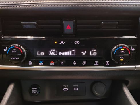 Used 2024 Nissan Rogue SL w/ SL Premium Package FWD image 22