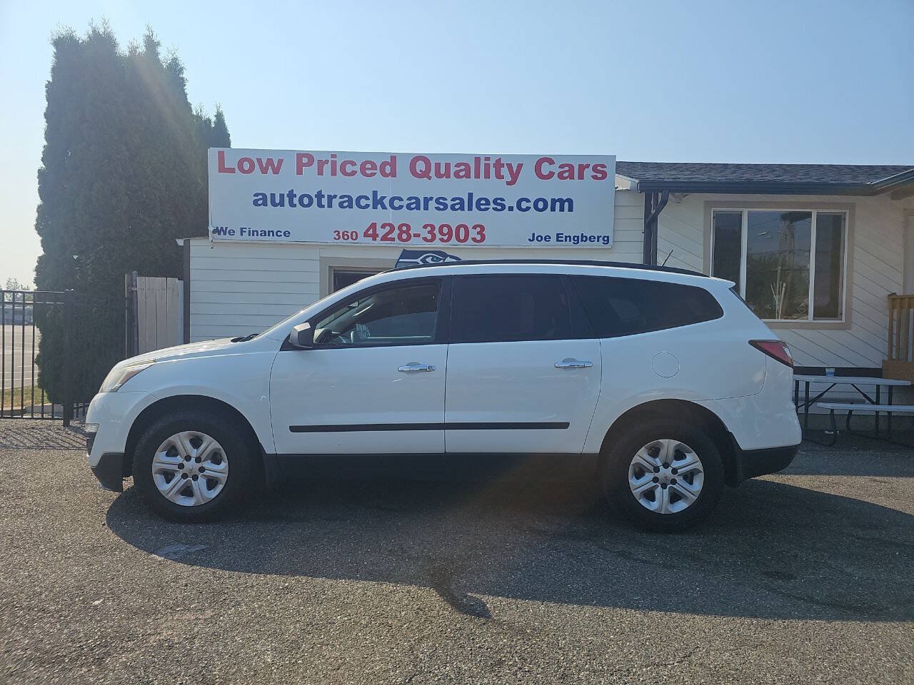 Used 2017 Chevrolet Traverse LS AWD/4WD image 2