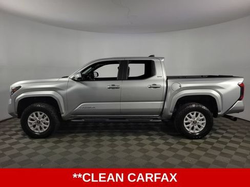 Used 2024 Toyota Tacoma SR5 AWD/4WD image 5