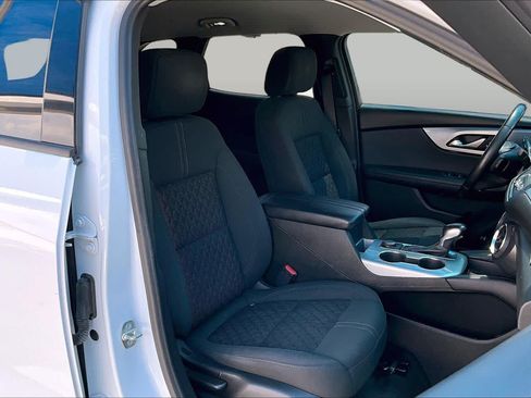 Used 2020 Chevrolet Blazer LT FWD image 9