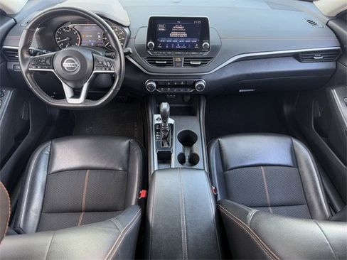 Used 2022 Nissan Altima 2.5 SR image 11