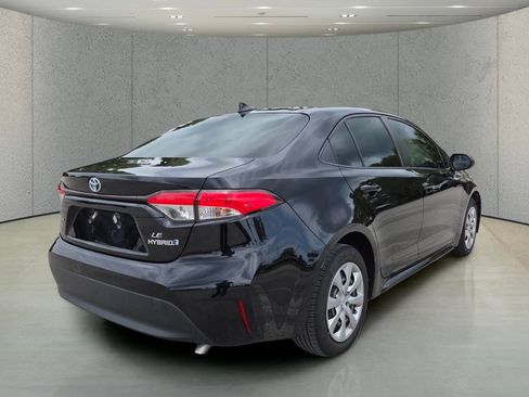 Used 2023 Toyota Corolla LE FWD image 5