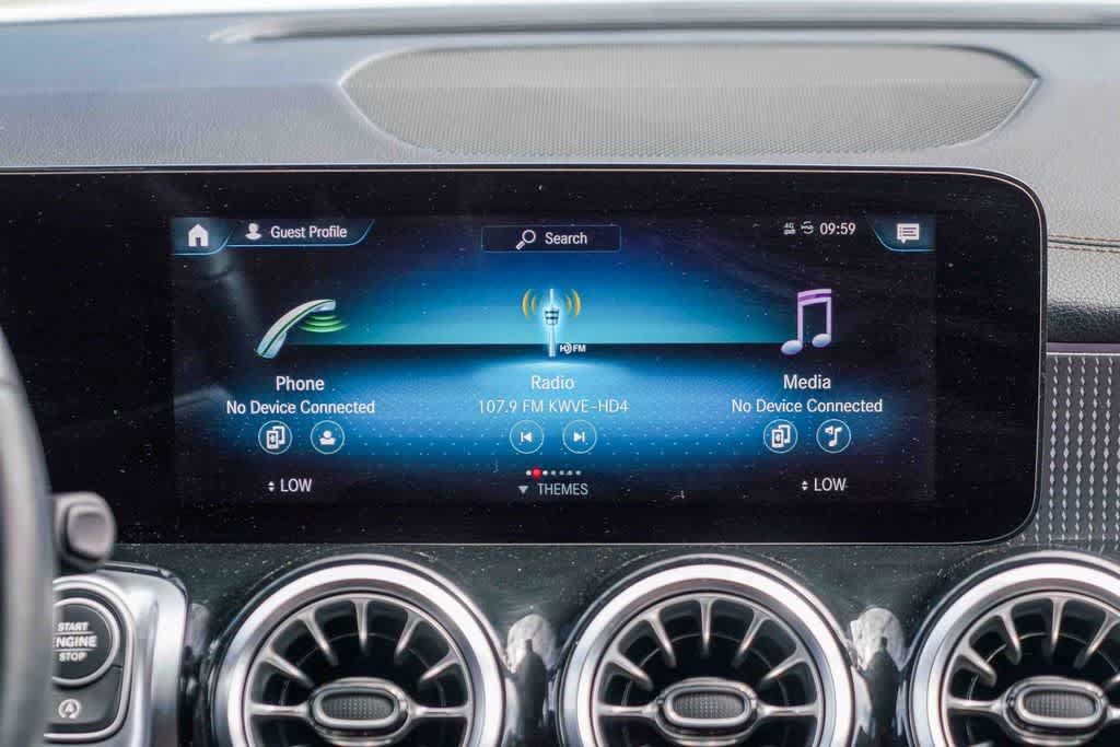 Used 2022 Mercedes-Benz GLB 250 image 13