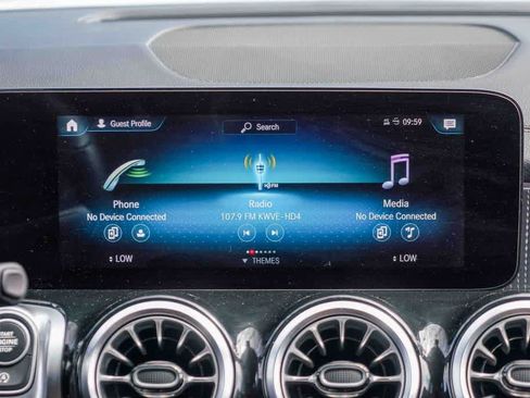 Used 2022 Mercedes-Benz GLB 250 image 13