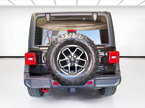 Used 2025 Jeep Wrangler Unlimited Rubicon AWD/4WD image 5
