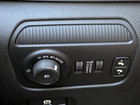 Used 2023 Jeep Grand Wagoneer 4WD image 27