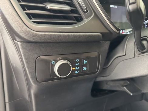 Used 2020 Ford Escape SE image 10