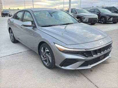 New 2025 Hyundai Elantra SEL