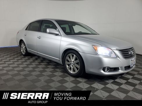 Used 2009 Toyota Avalon Limited image 1
