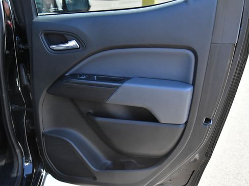 Used 2020 Chevrolet Colorado Z71 image 39