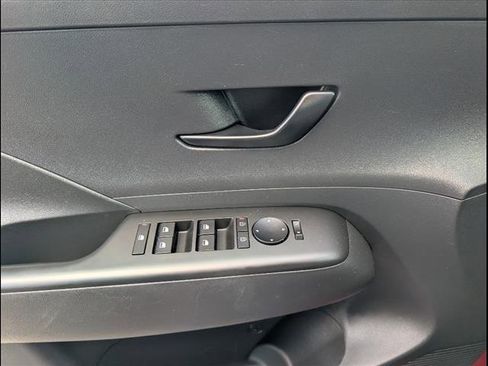 Used 2025 Hyundai Kona SEL image 16