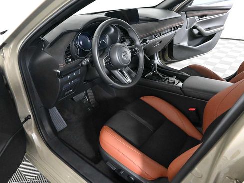 Used 2025 MAZDA MAZDA3 Carbon AWD/4WD image 17