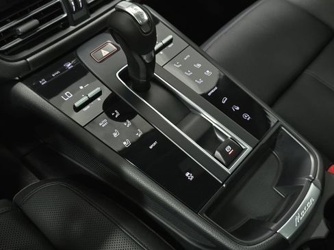 Certified 2023 Porsche Macan AWD/4WD image 20