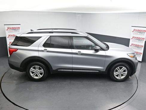 Used 2024 Ford Explorer XLT w/ Equipment Group 202A AWD/4WD image 28