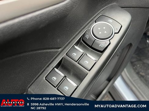 Used 2022 Ford Escape SE image 26